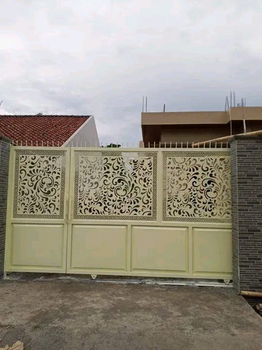 Pagar Bermotif - 4
